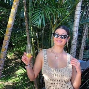 Meet your Posher, Maya